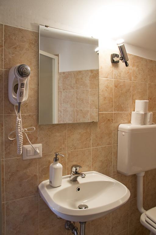 Suite Tower Бергамо Экстерьер фото